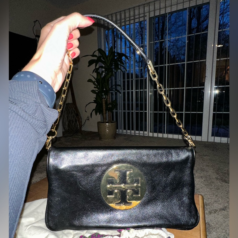 TORY BURCH
Logo Leather Shoulder Bag